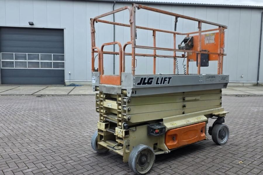 JLG 3246ES Electric, 11.7m Working Height, 320kg Capac