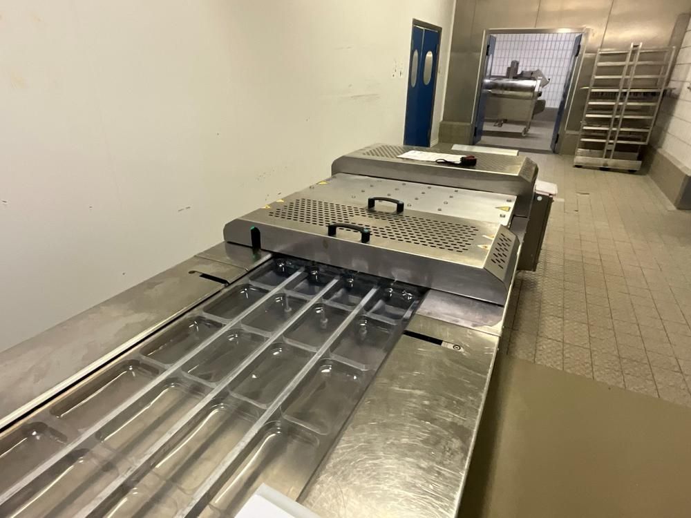2015 GUELT TH3000 Thermoforming Packaging Machine
