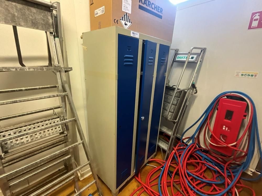 2015 3-Door Wardrobe