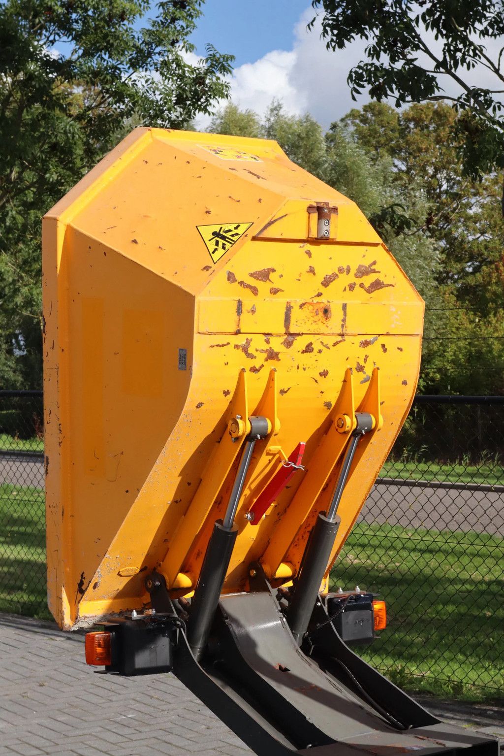 Ausa D100 AHG | ROTATING TIP | LOW HOURS | GOOD TIRES