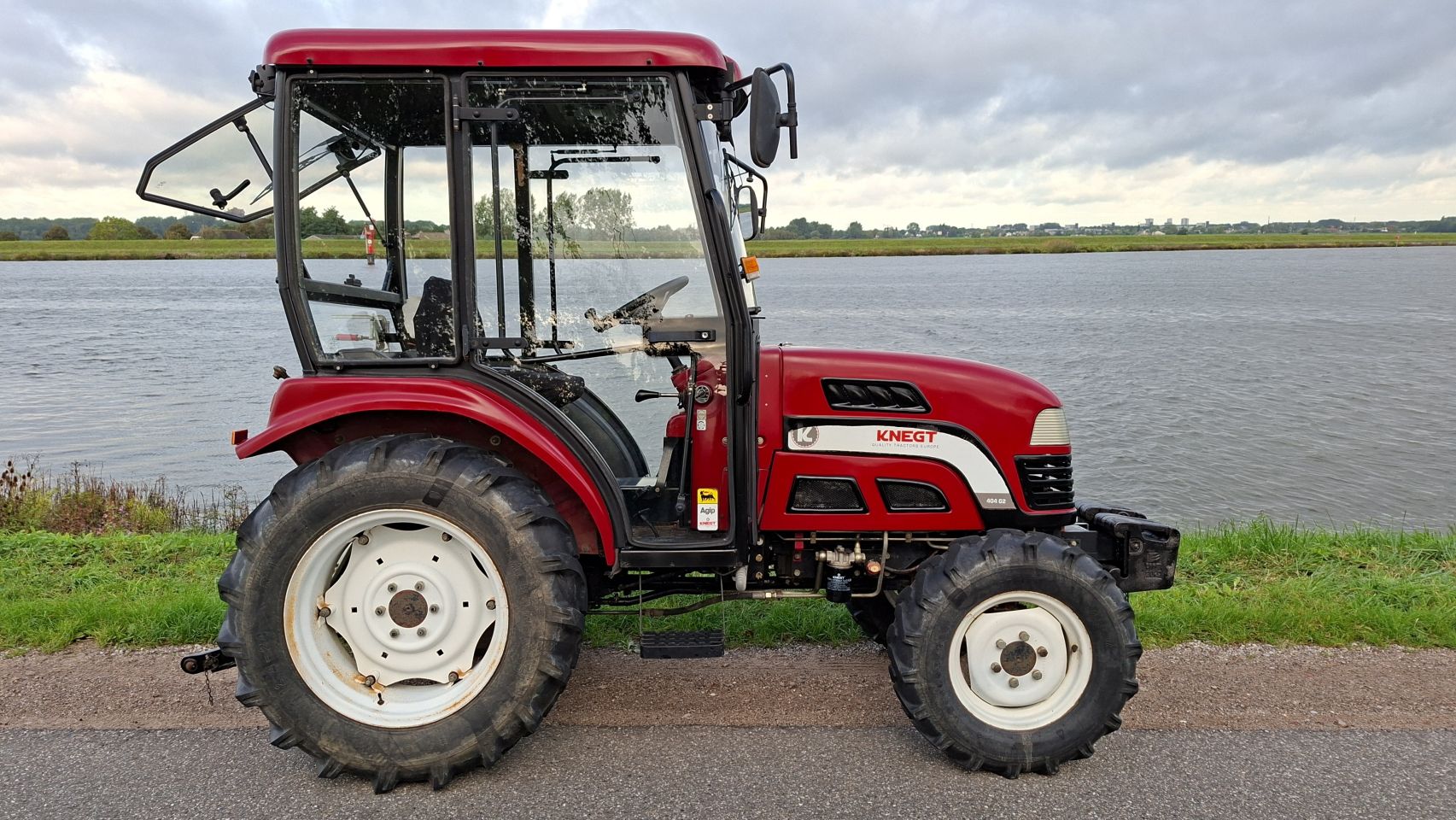 Knegt 404 G2 mini trekker met 40 PK