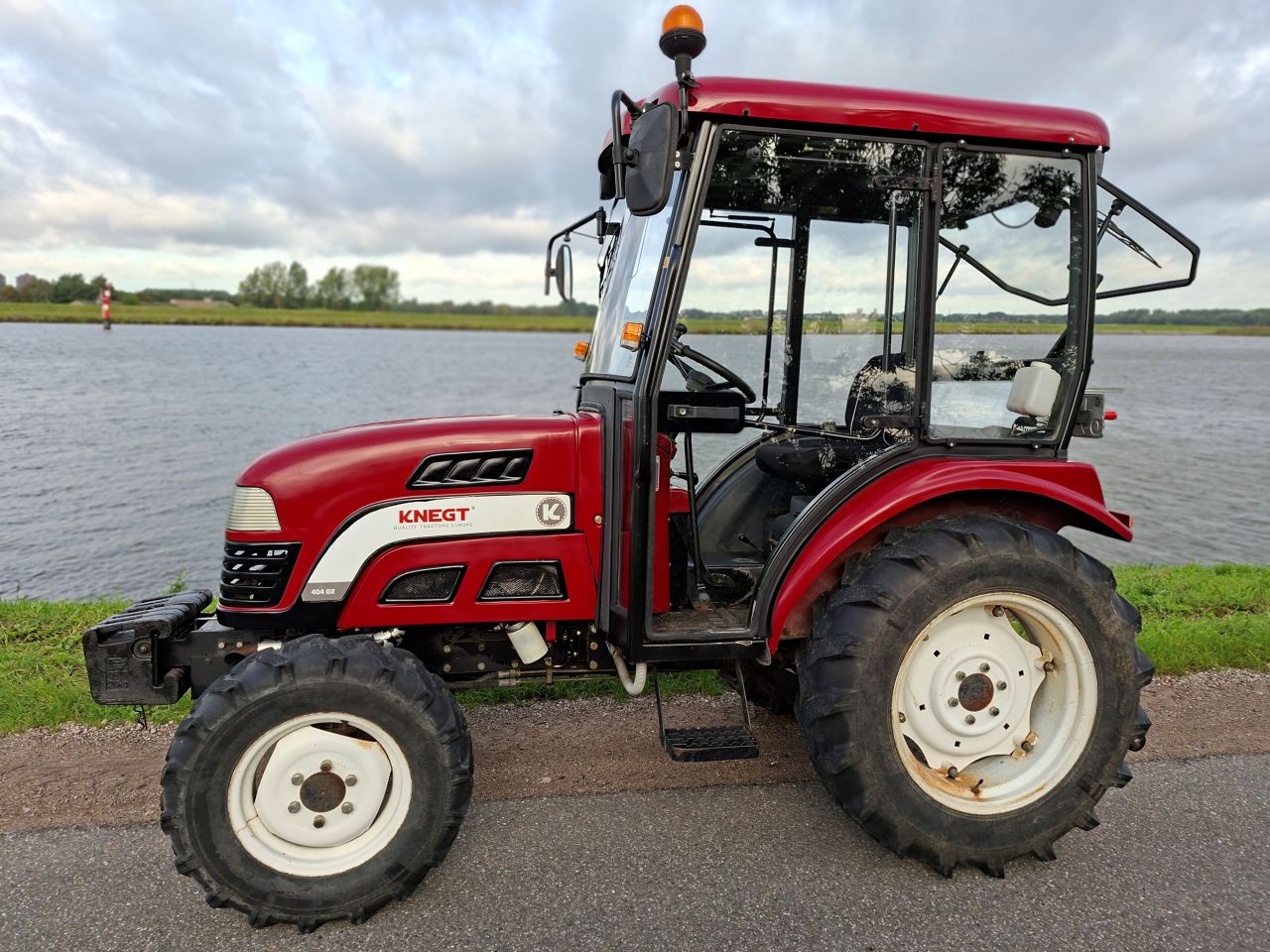 Knegt 404 G2 mini trekker met 40 PK