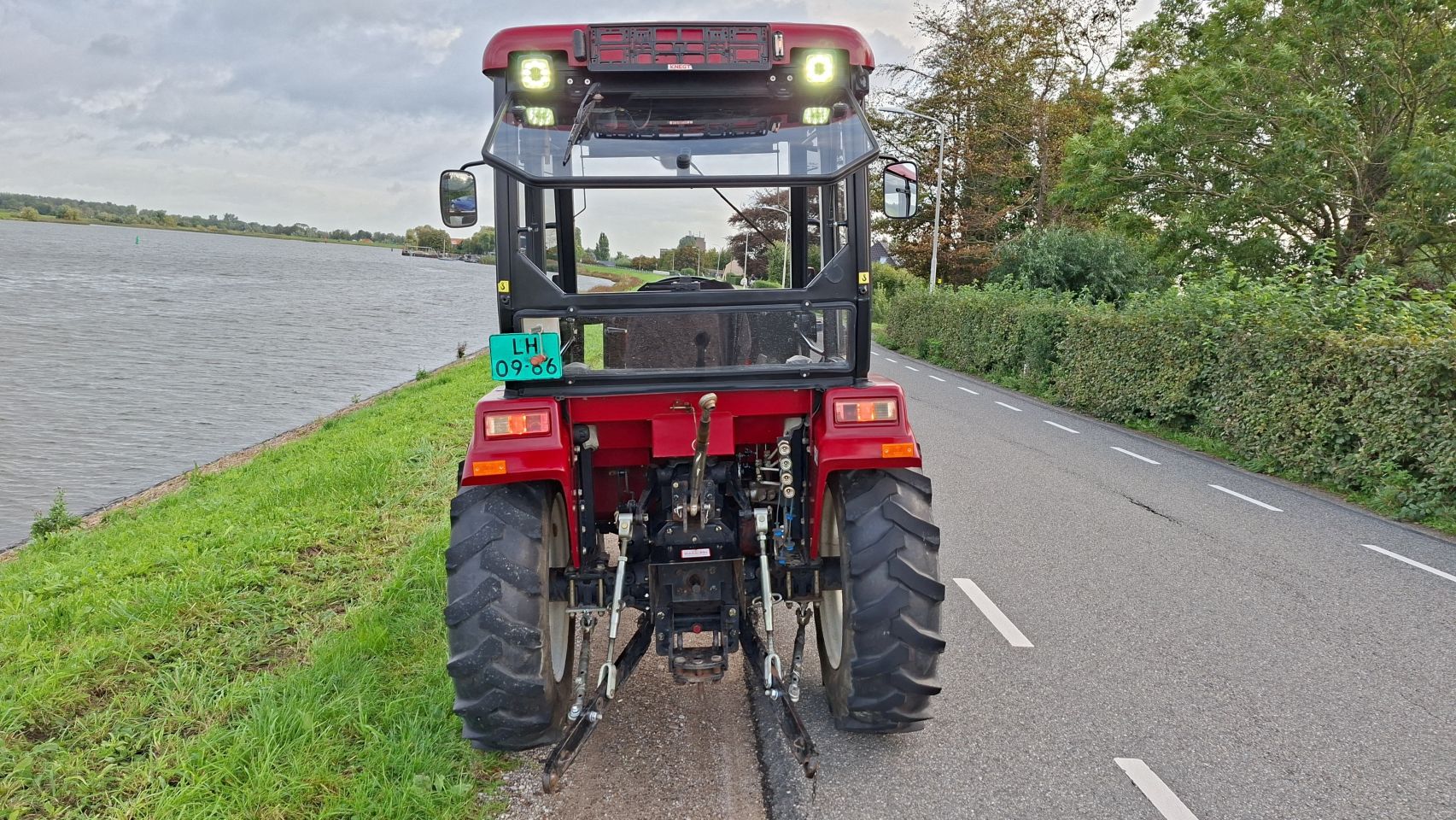 Knegt 404 G2 mini trekker met 40 PK
