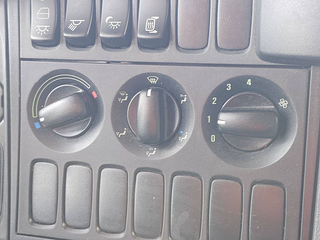 SCANIA P280 6x2*4