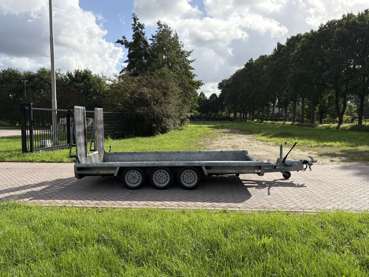 Hulco 3500 kg aanhanger met oprijklep