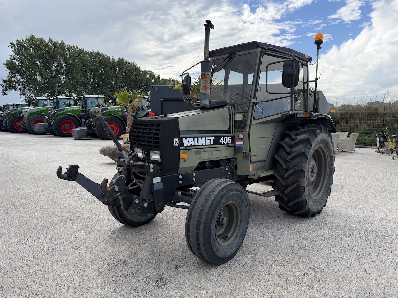 Valmet 405 Tractor