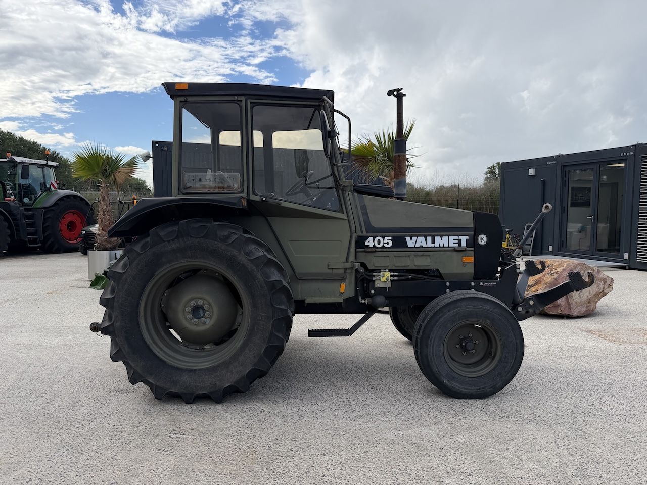 Valmet 405 Tractor