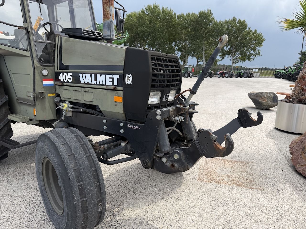 Valmet 405 Tractor