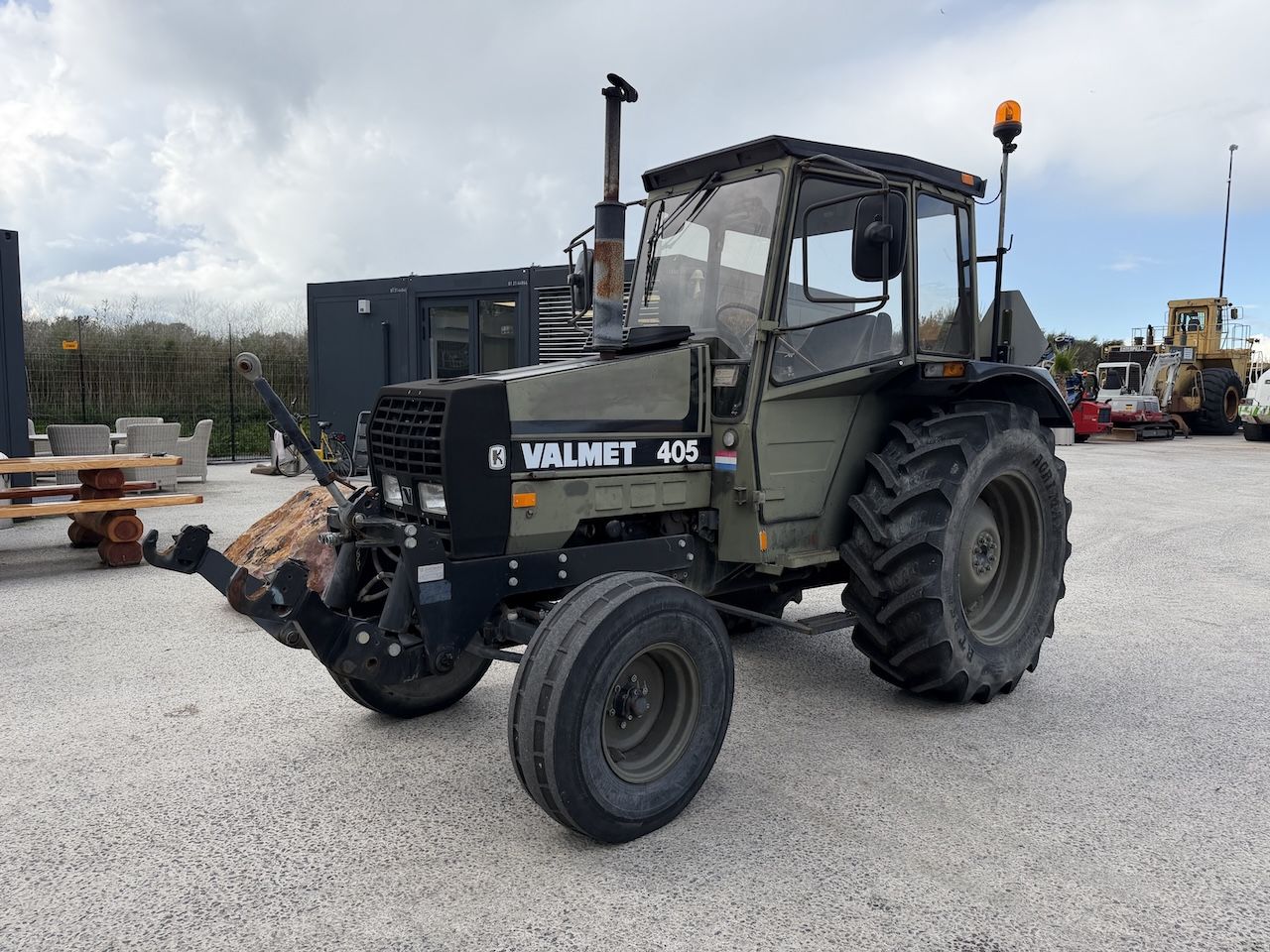 Valmet 405 Tractor