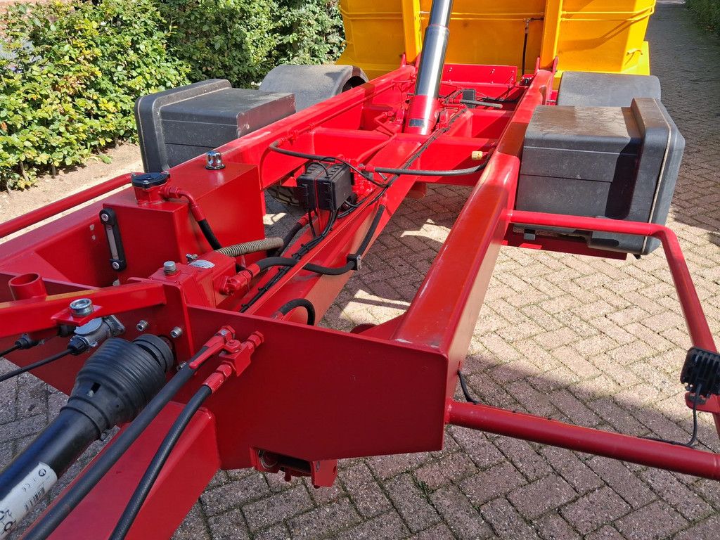 Veenhuis ONBEKEND 10 ton kipper-bakkenwagen hydro geremd deuren