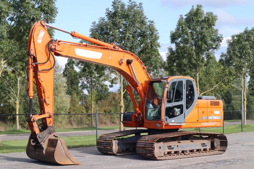 Doosan DX180LC | BUCKET | CW QUICK COUPLER
