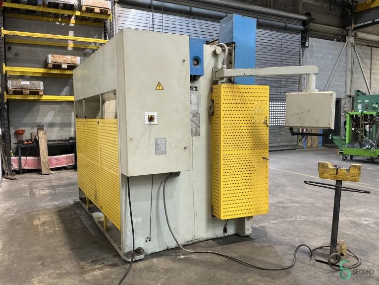 Press brakes Durma HAP 30200 2002