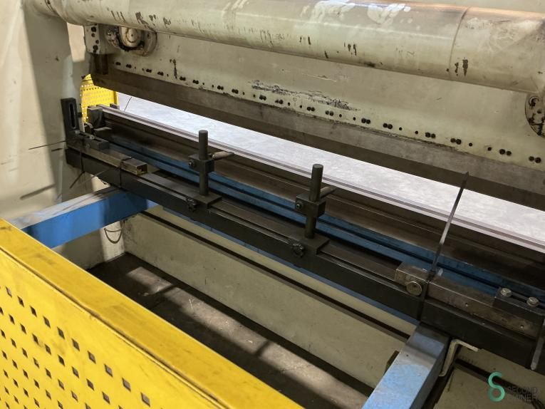 Press brakes Durma HAP 30200 2002