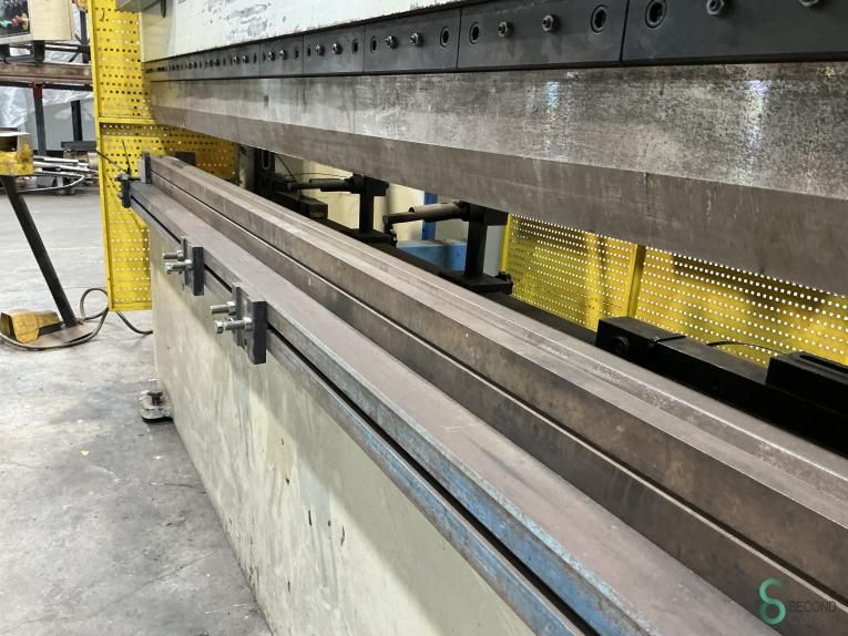 Press brakes Durma HAP 30200 2002