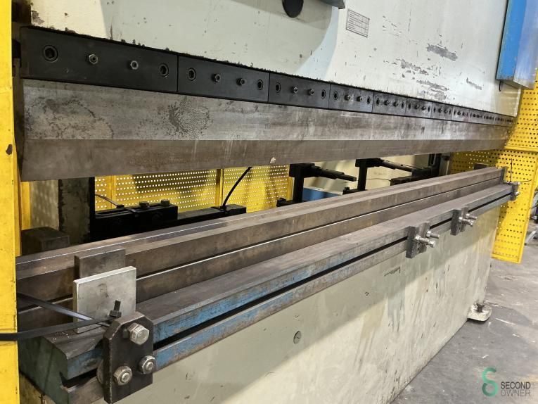 Press brakes Durma HAP 30200 2002