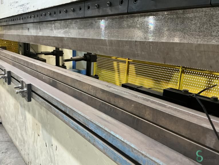 Press brakes Durma HAP 30200 2002