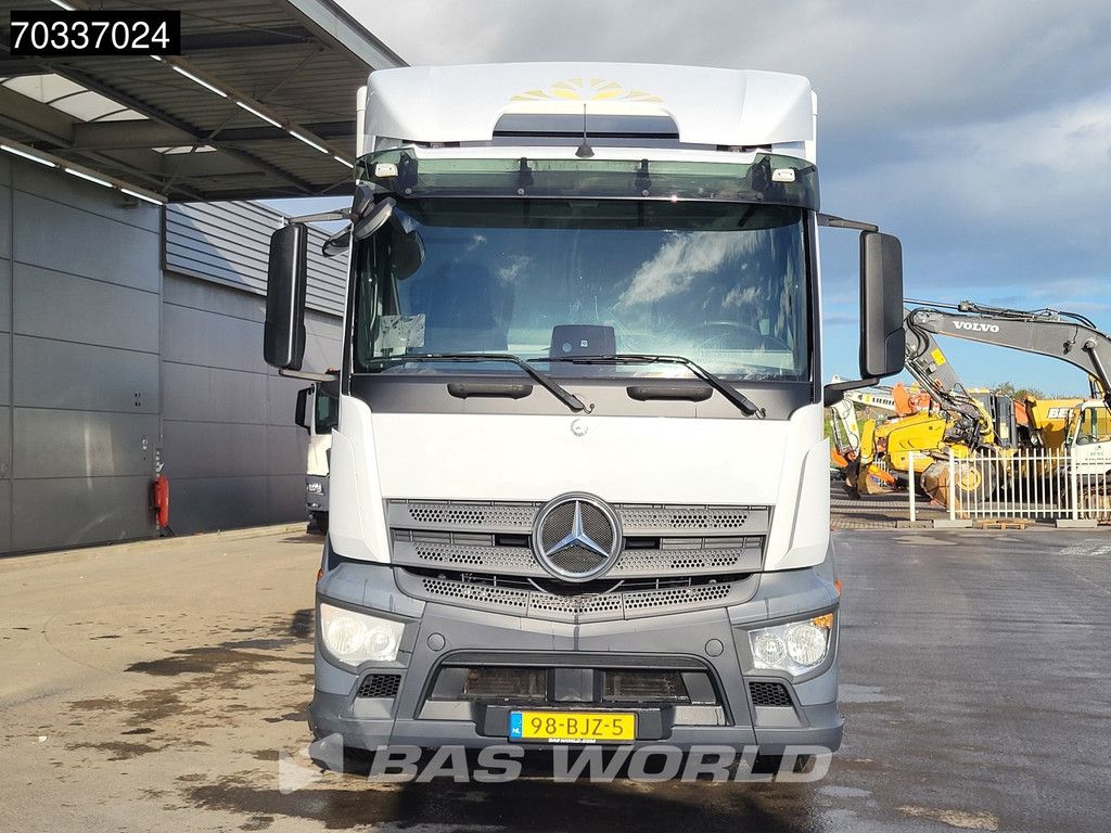 Mercedes Antos 2124 4X2 8,65m Box 2t Tailgate Automatic Euro 6