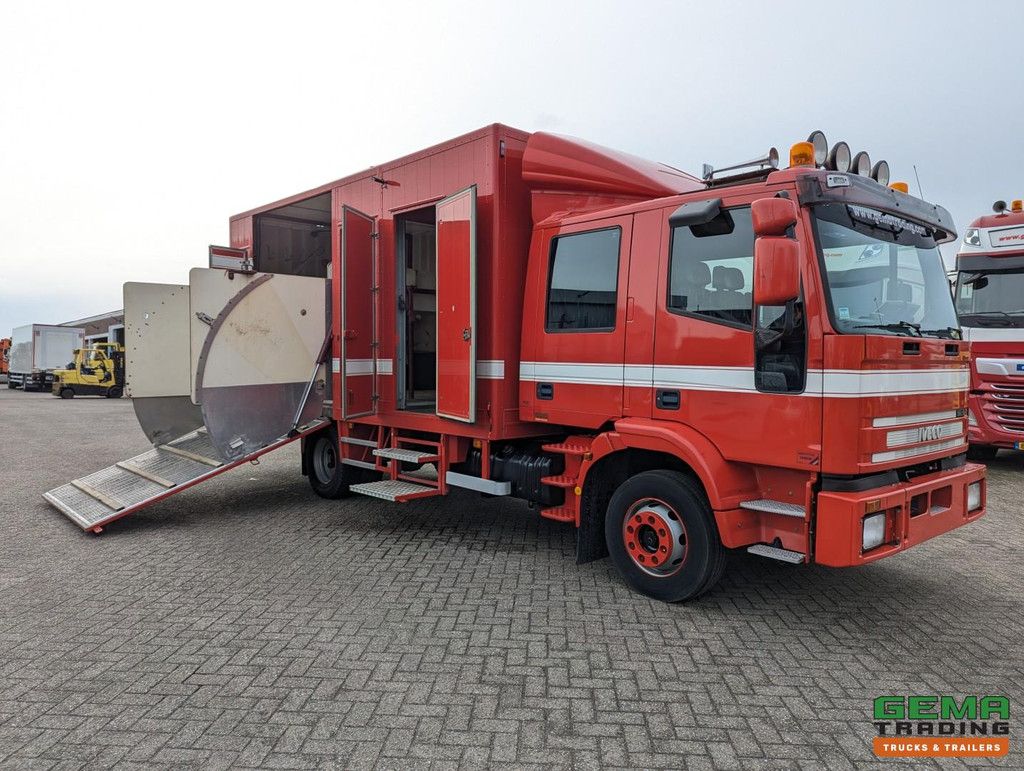 Iveco Tector ML120E24D 4x2 Euro3 Doppelkabine - Pferdeanhänger für 3 Pferde - Umkleidekabine - Hydraulische Ladebordwand - TOP!