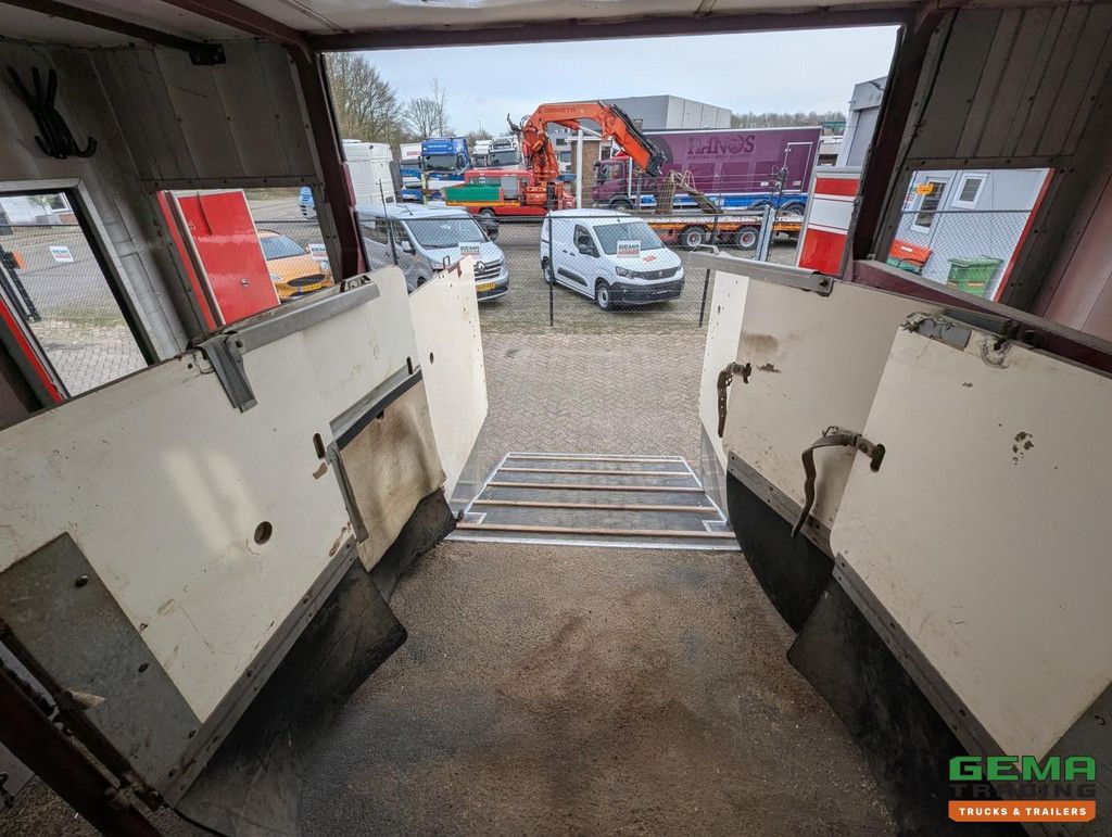 Iveco Tector ML120E24D 4x2 Euro3 Doppelkabine - Pferdeanhänger für 3 Pferde - Umkleidekabine - Hydraulische Ladebordwand - TOP!