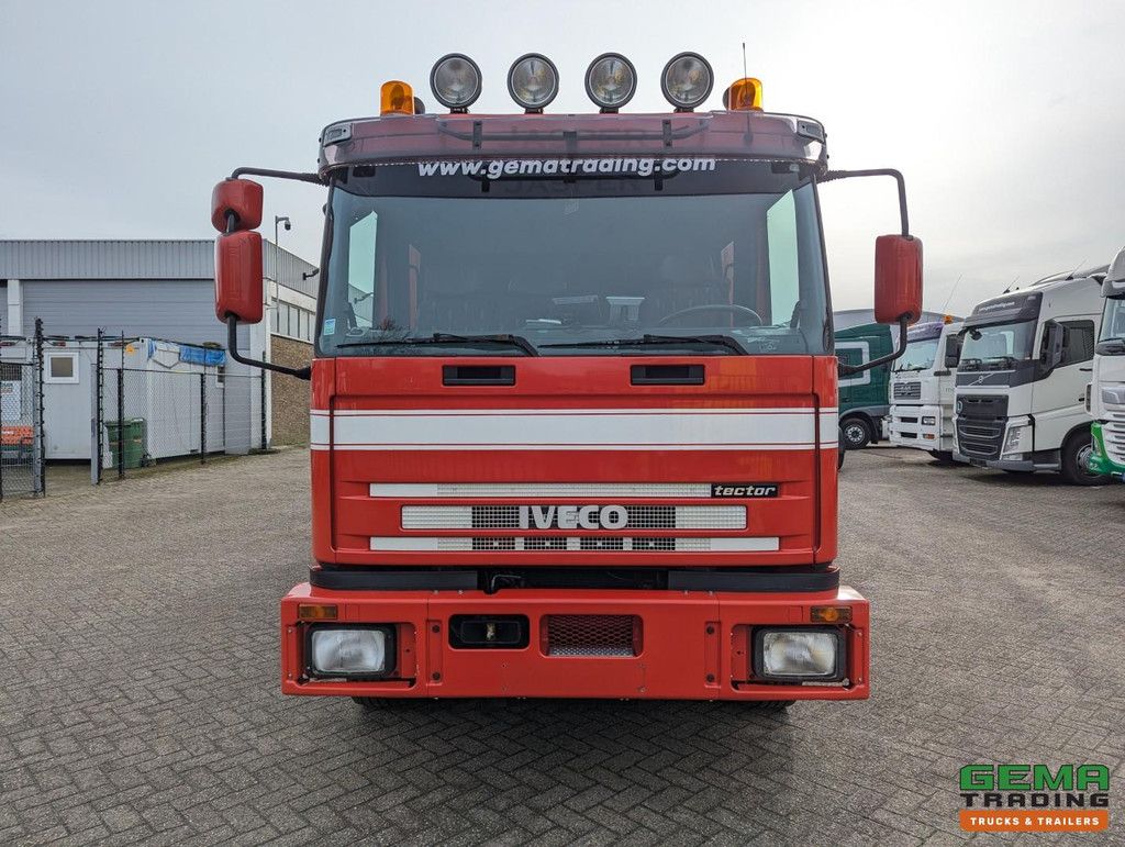 Iveco Tector ML120E24D 4x2 Euro3 Doppelkabine - Pferdeanhänger für 3 Pferde - Umkleidekabine - Hydraulische Ladebordwand - TOP!