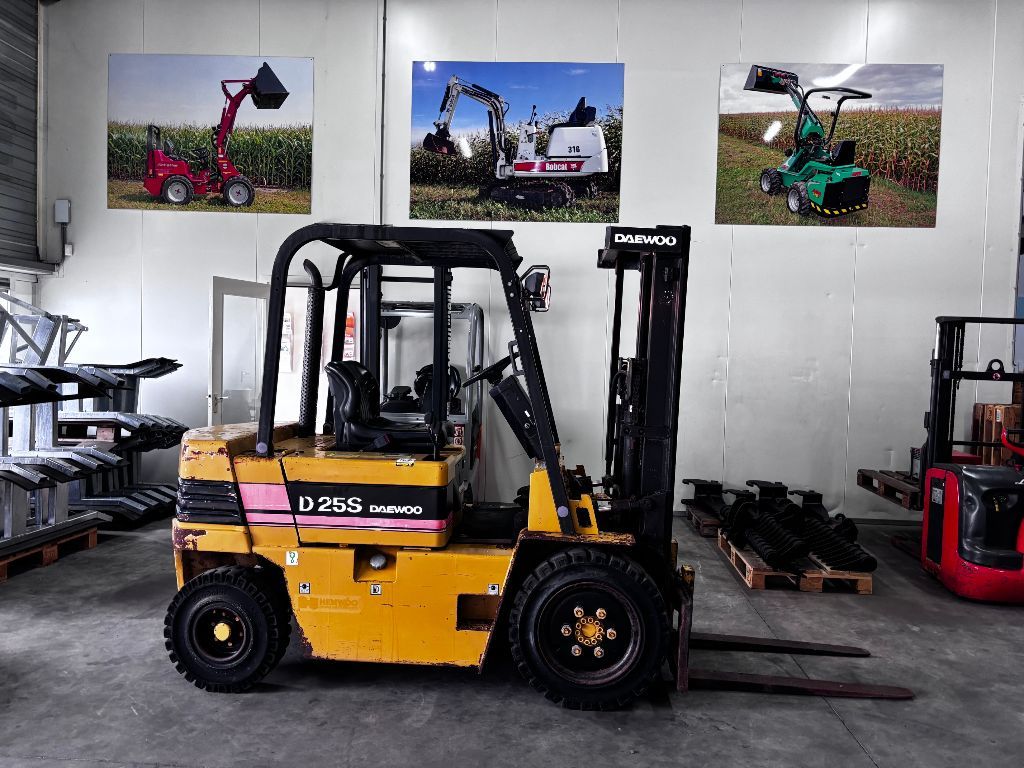 DAEWOO D25S-2 Diesel heftruck