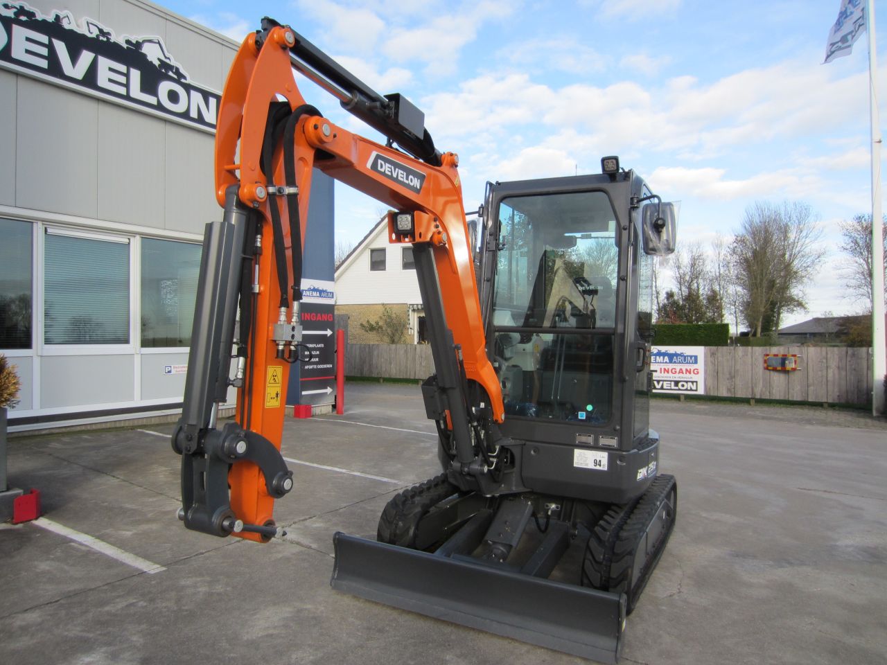 Develon DX25z-7