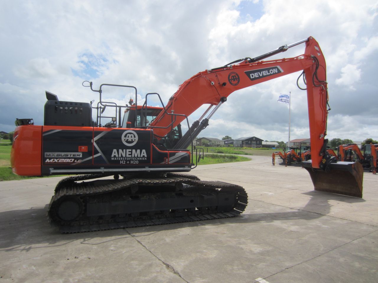 Develon DX255LC-7