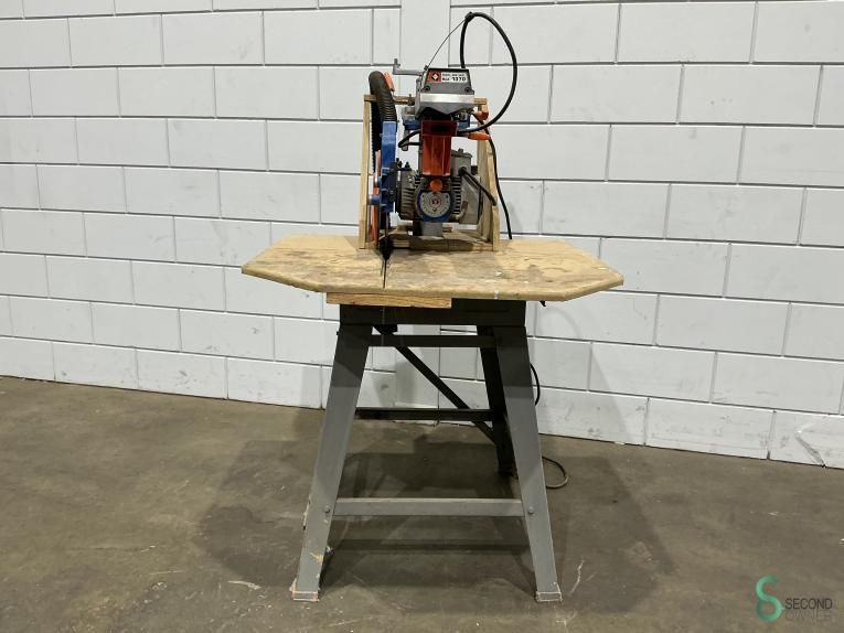 Radial arm saws Dewalt 1370 1984
