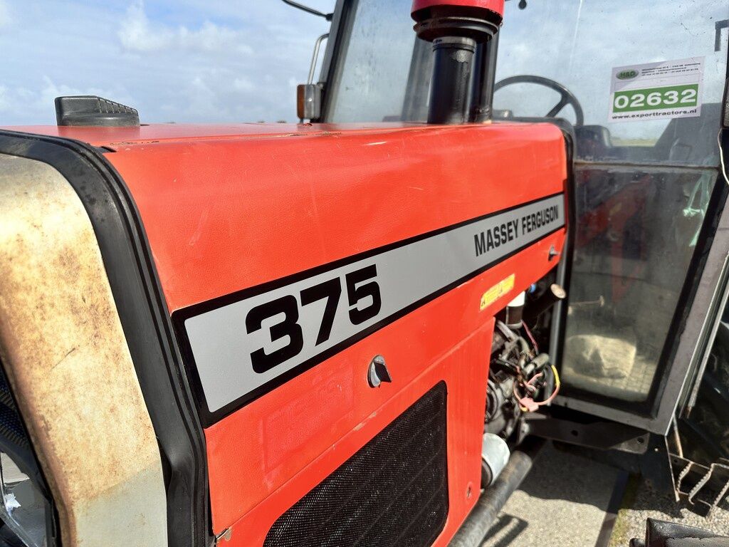 Massey-Ferguson 375