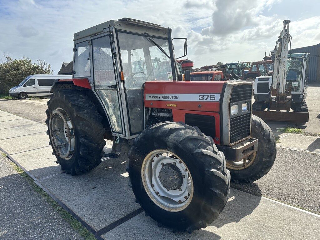 Massey-Ferguson 375