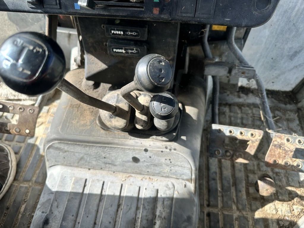 Massey-Ferguson 375