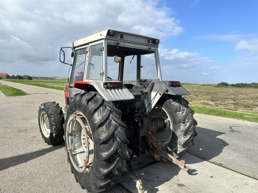 Massey-Ferguson 375