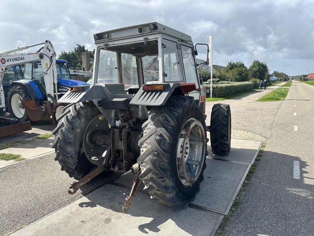 Massey-Ferguson 375