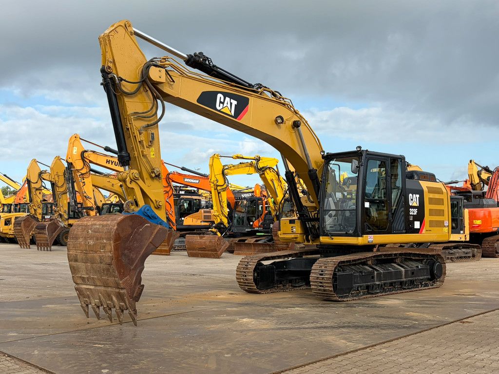 Caterpillar 323FLN