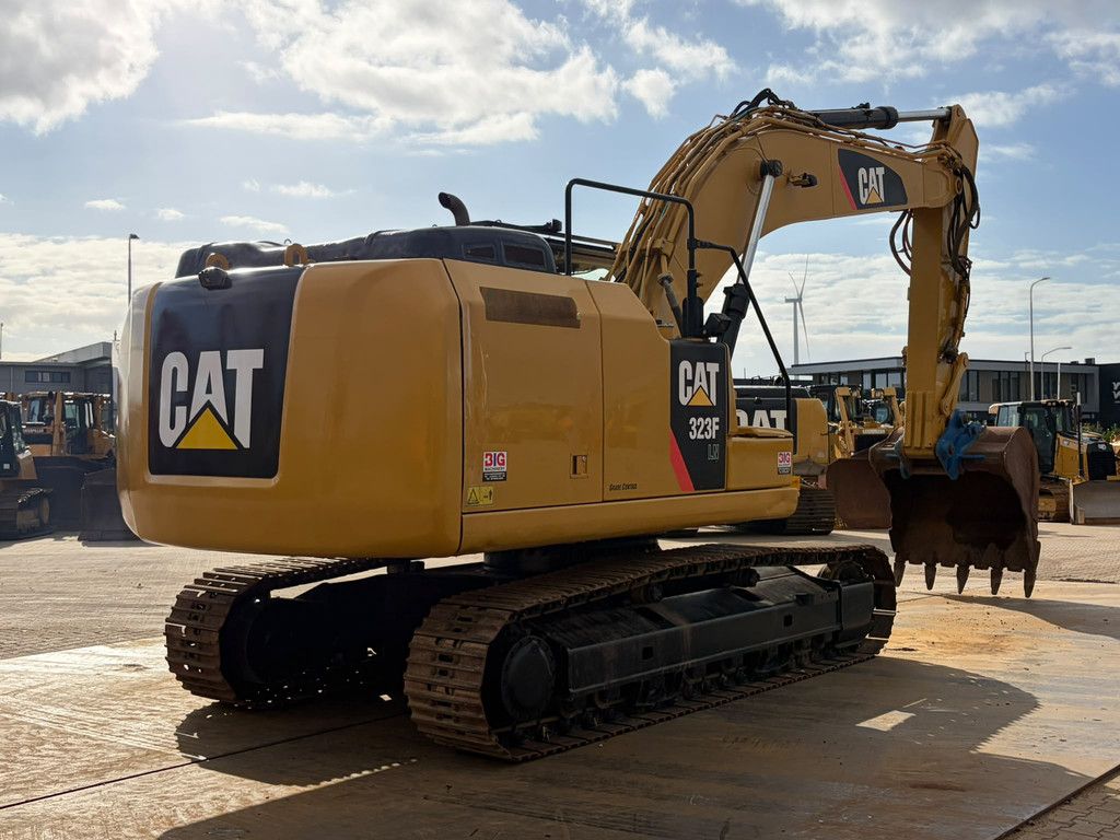 Caterpillar 323FLN