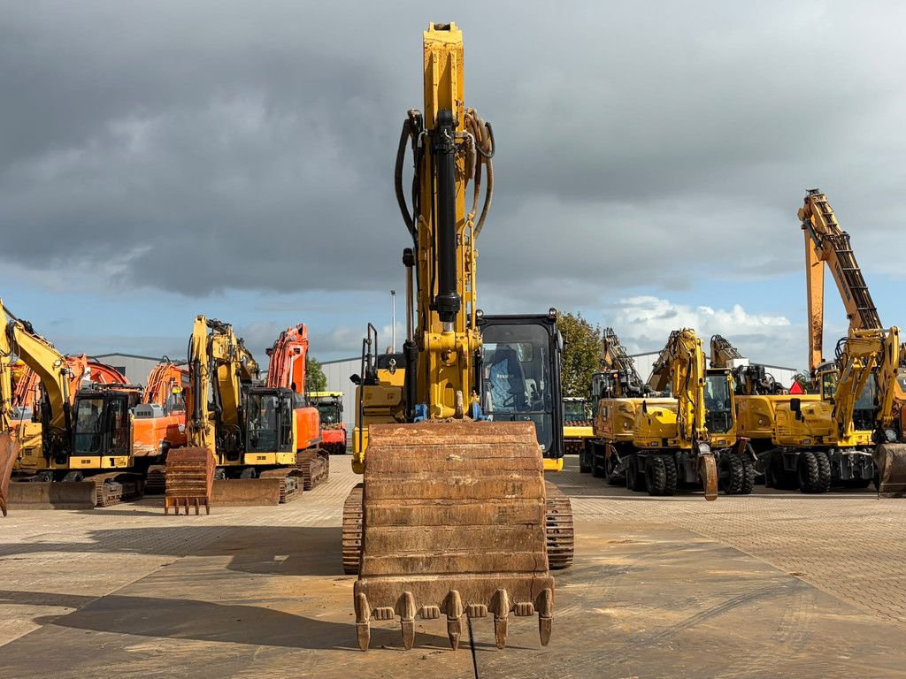 Caterpillar 323FLN