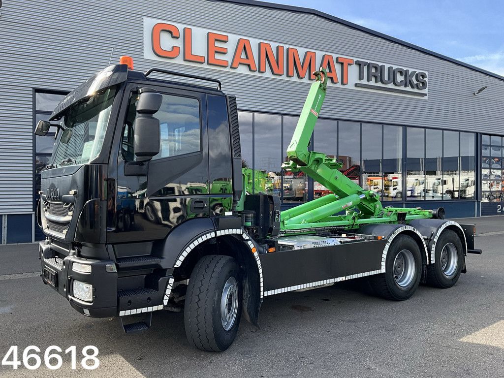 Iveco Trakker AD260T45 6x4 21 Ton haakarmsysteem Just 48.470 km!