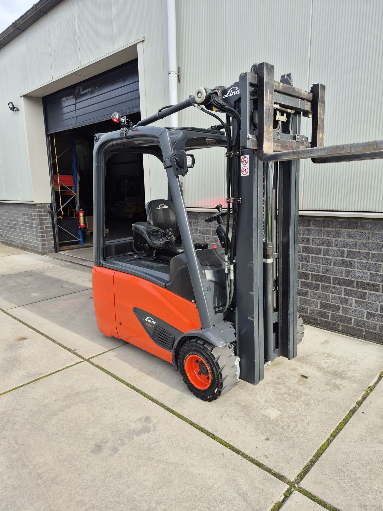 Linde E18-02