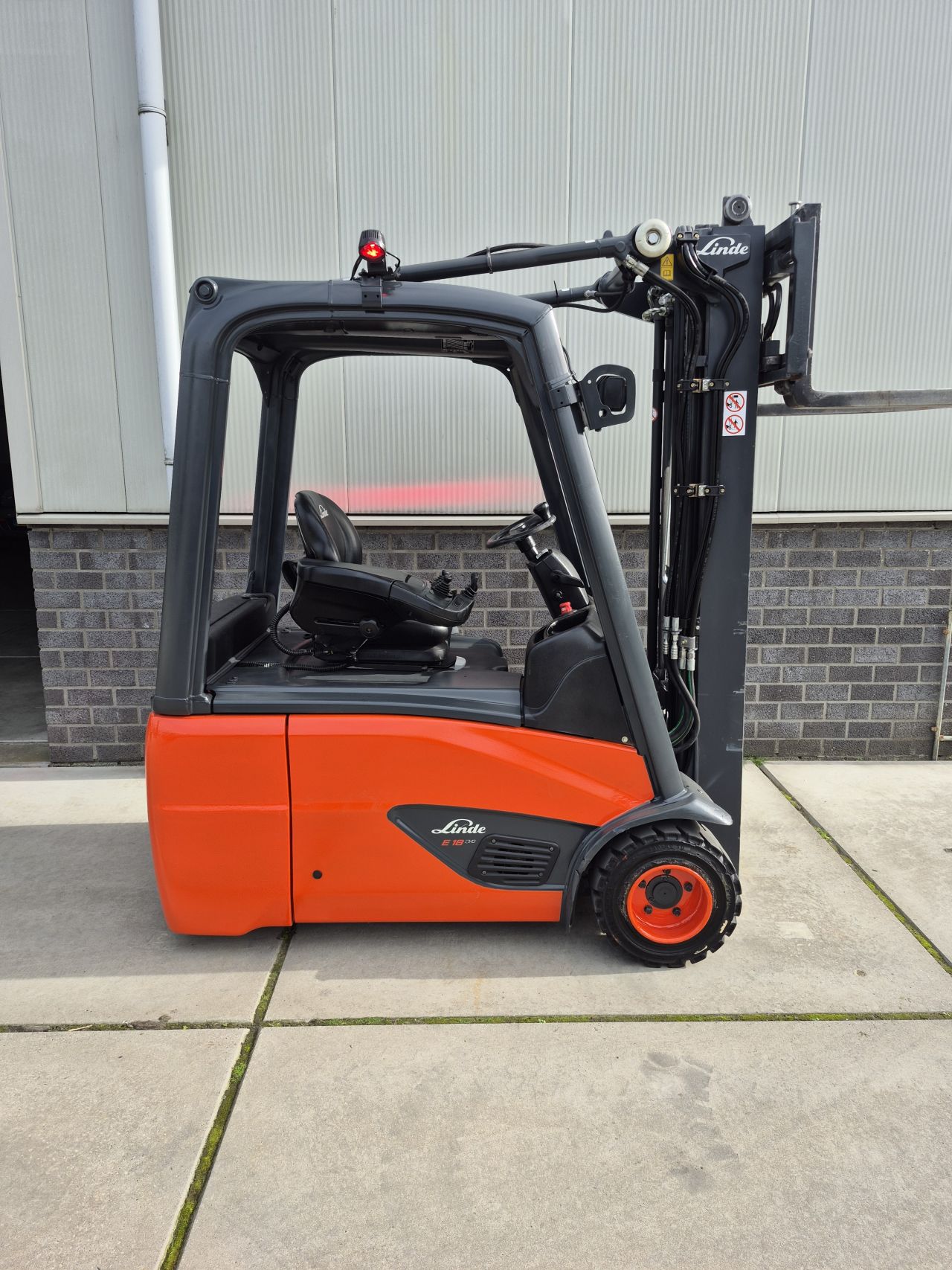 Linde E18-02