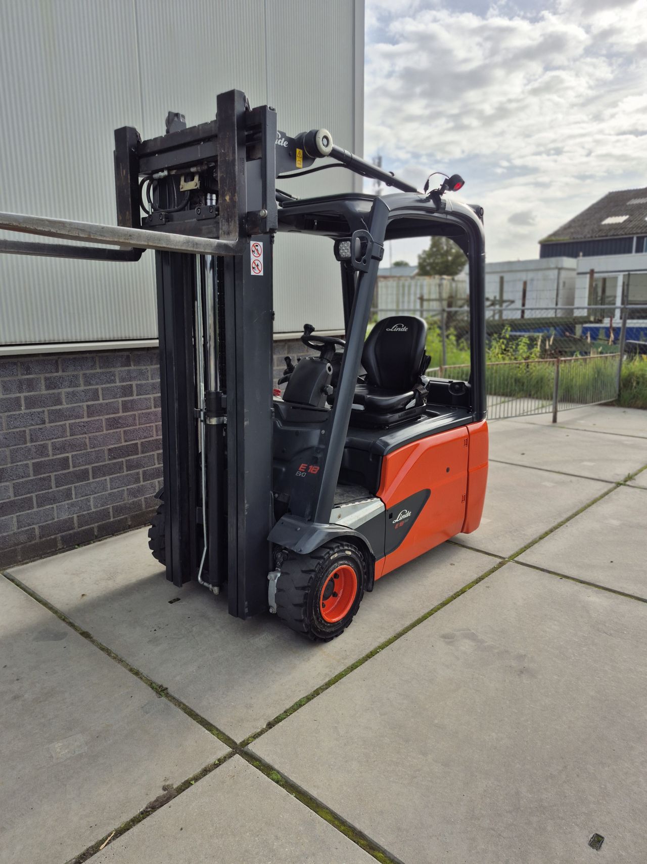 Linde E18-02