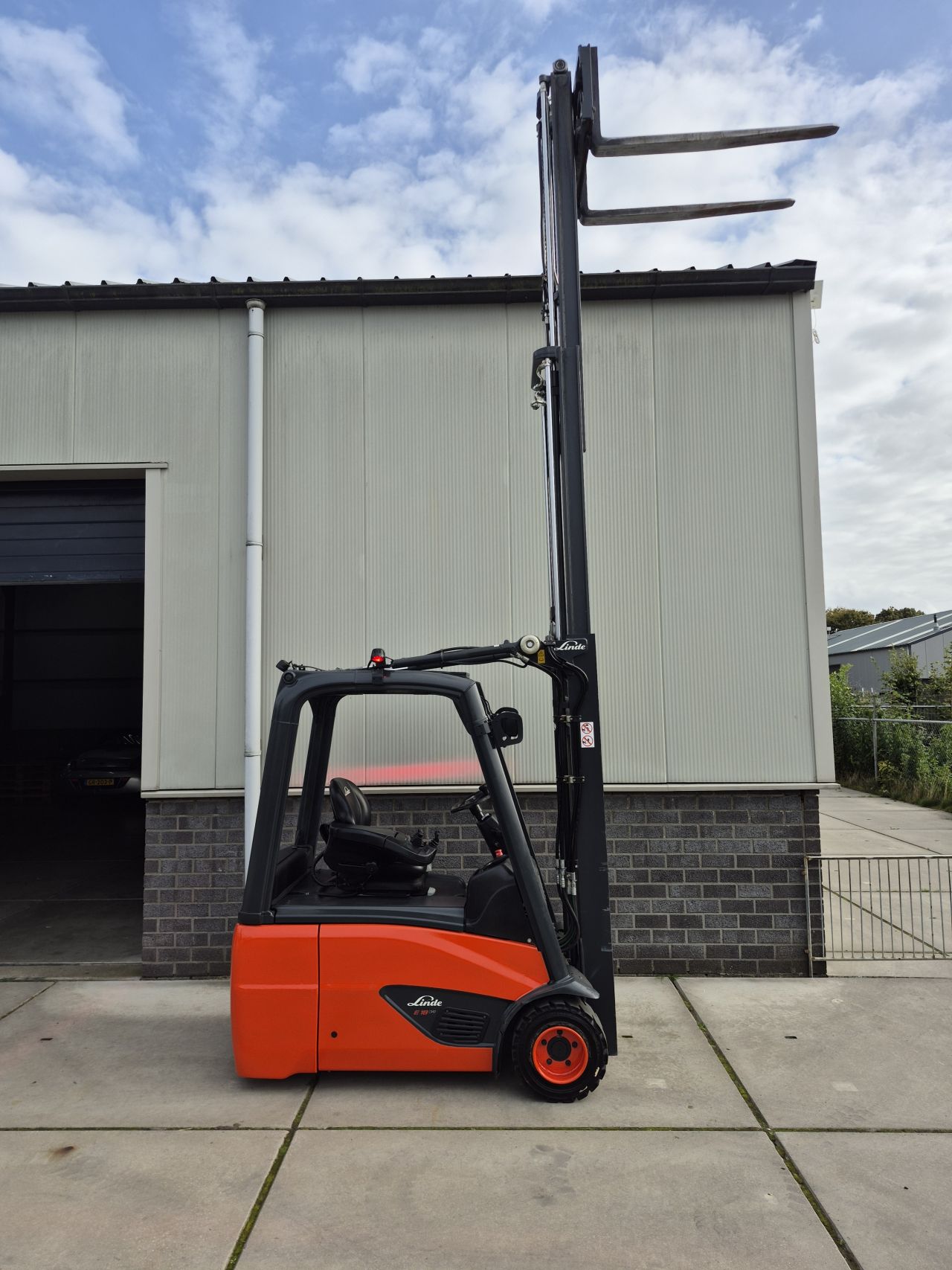 Linde E18-02