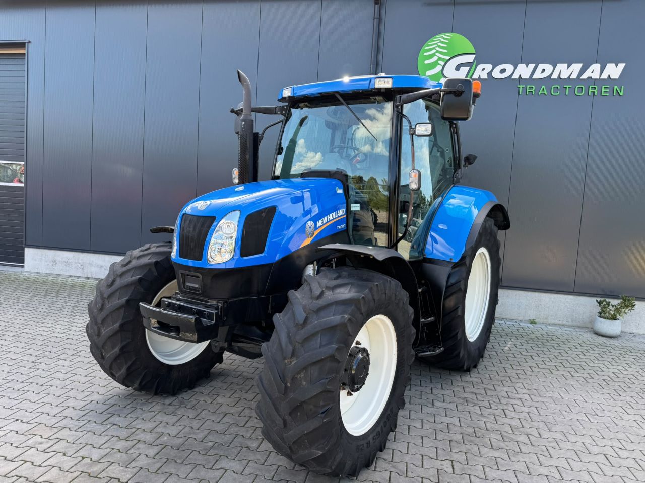 New Holland T6020
