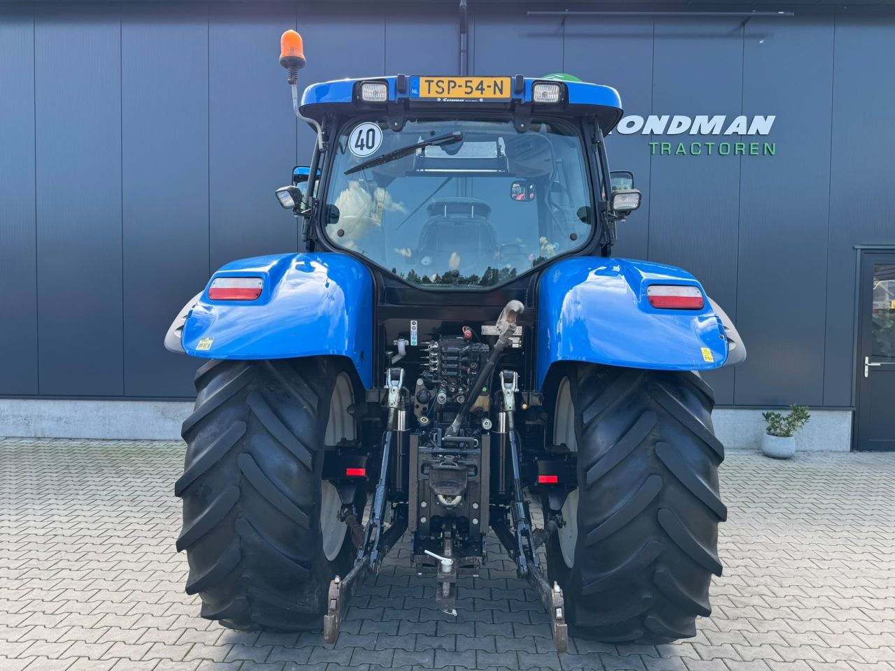 New Holland T6020