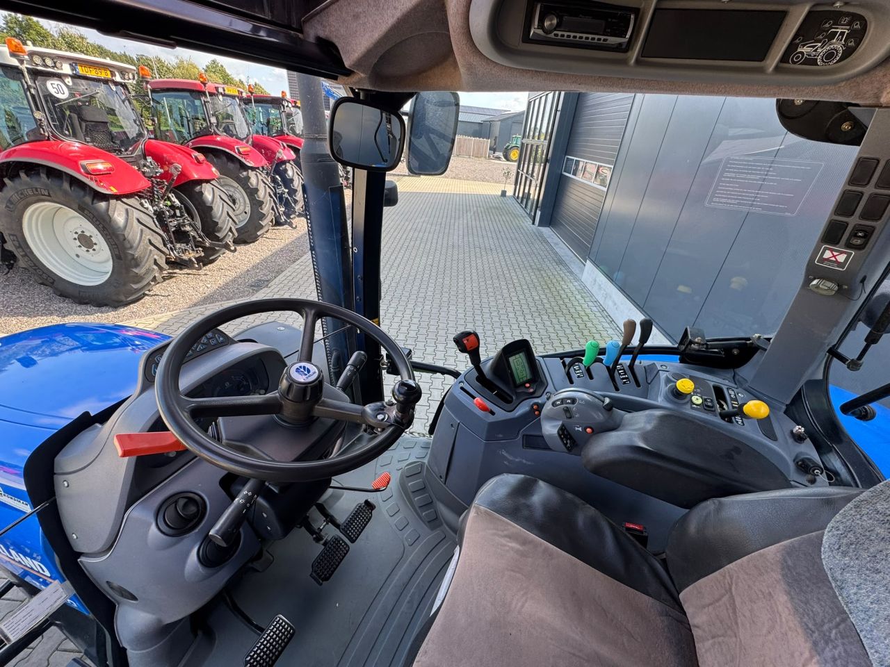 New Holland T6020