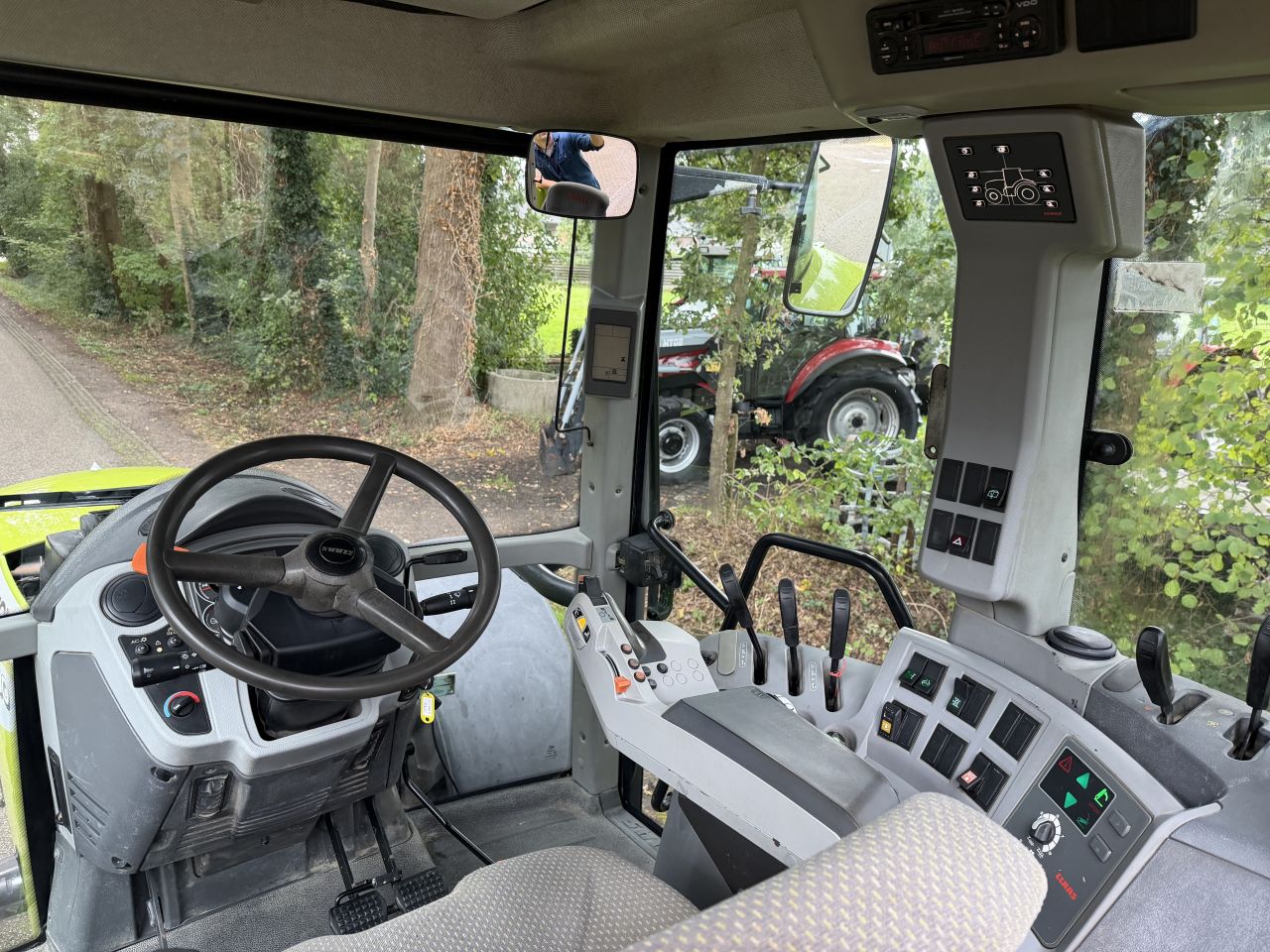 Claas Arion 630