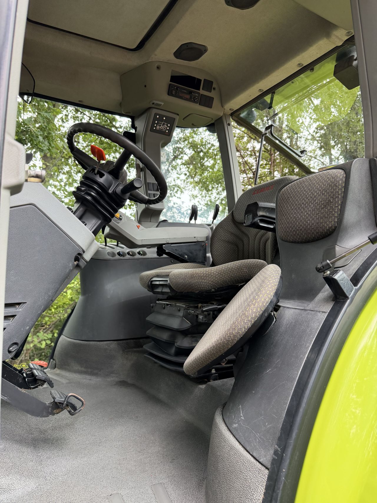 Claas Arion 630