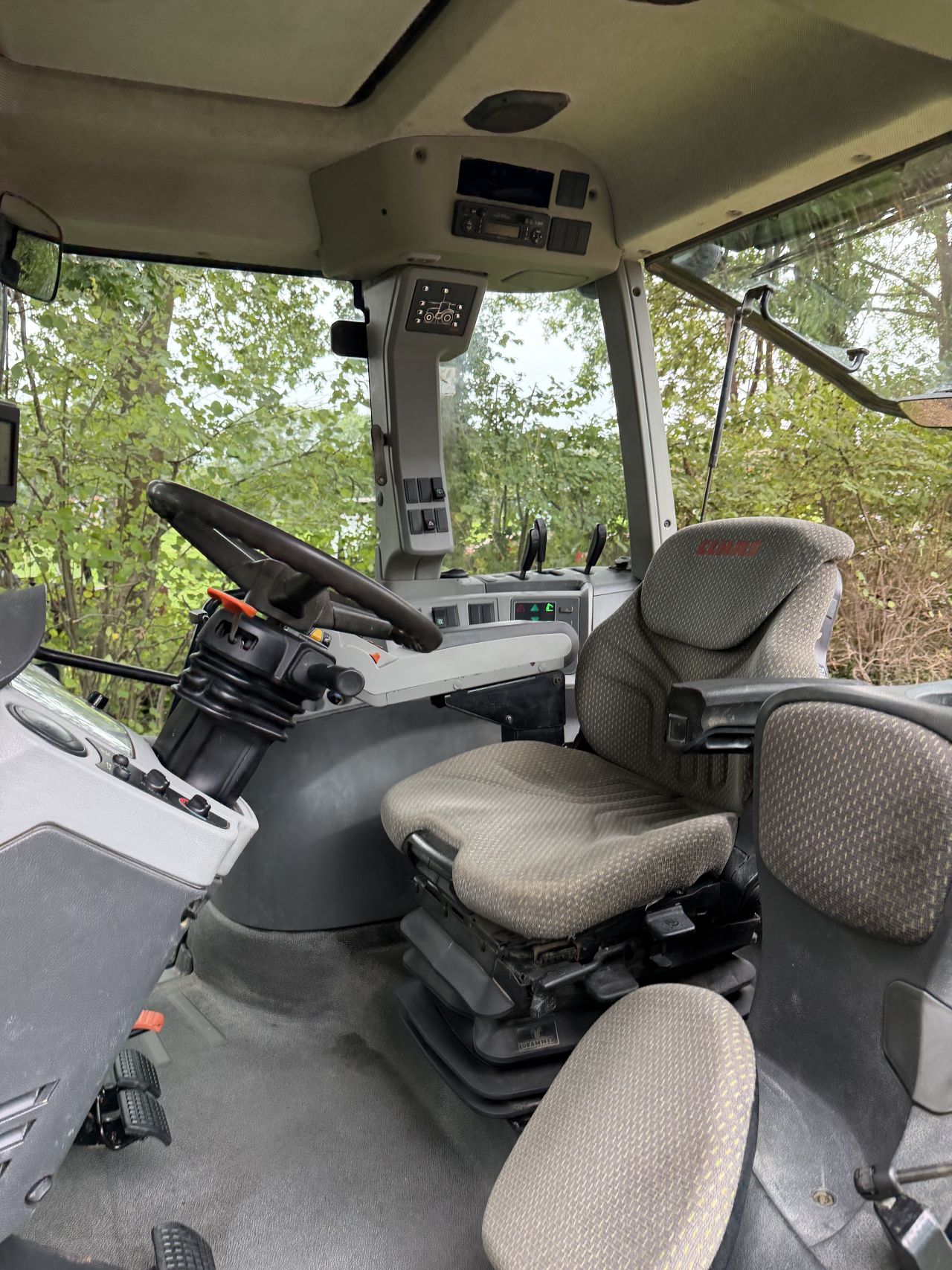 Claas Arion 630