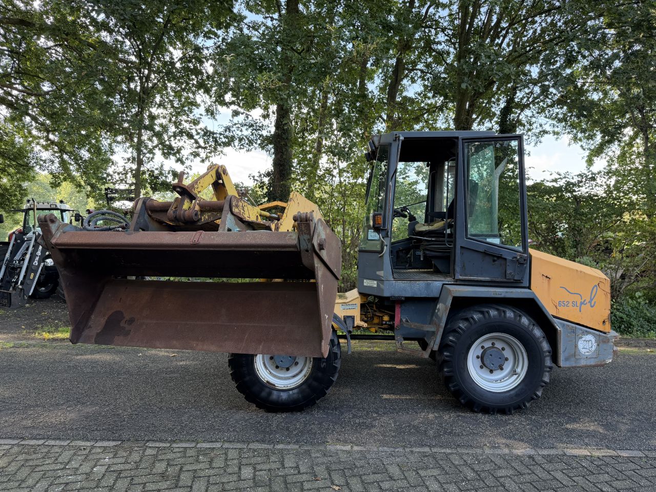 Paus 652 SL zwenklader shovel