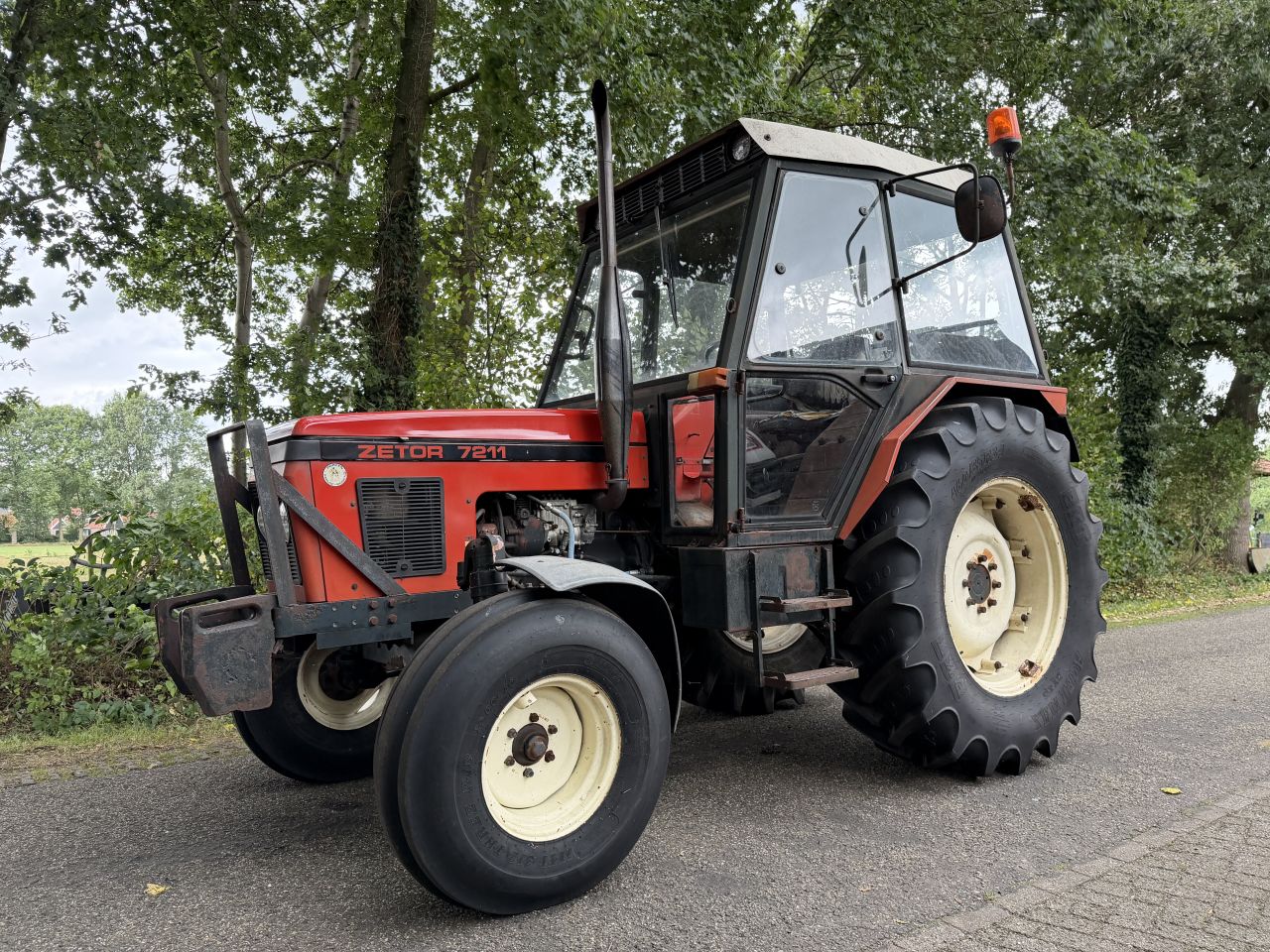 Zetor 7211