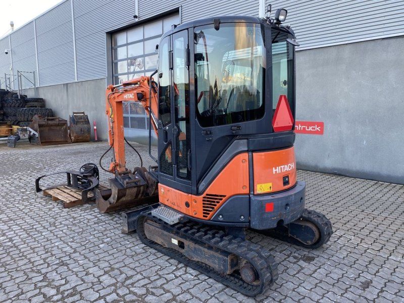 Hitachi ZX22U-2